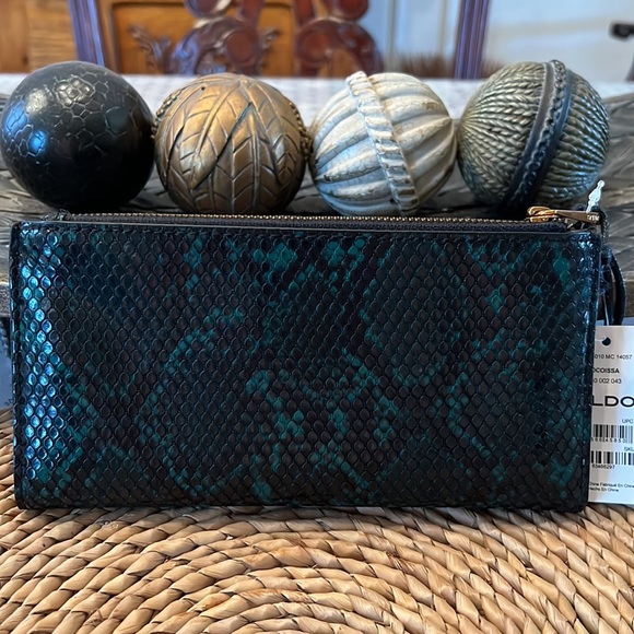 Aldo PU croco leather wallet with removable card holder - Picture 2 of 5